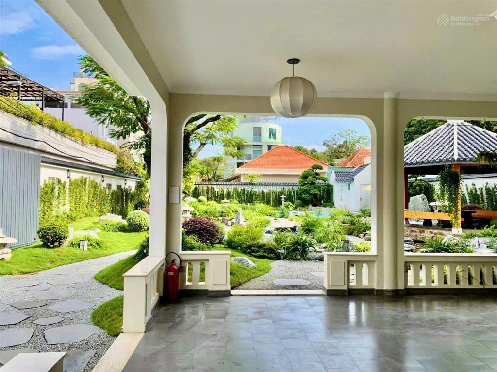Bán dinh thự của doanh nhân đại gia ngành thép vn (tôn hoa sen)  thảo điền, q 2  51 x 19m  225tỷ