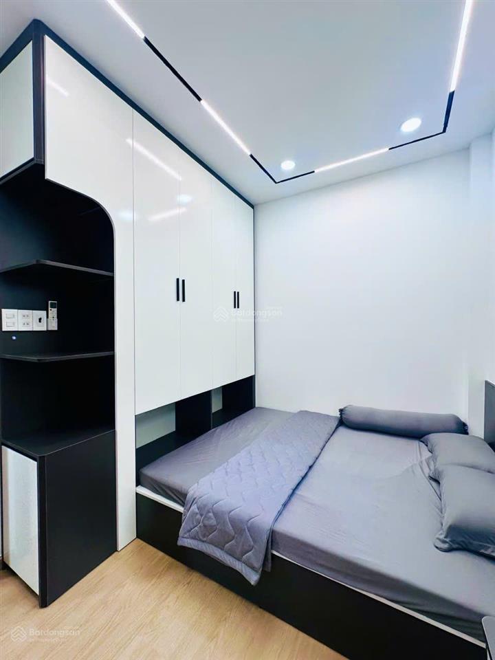 Chính chủ bán nhà mt hồng lạc ngay tt bàu cát 3,8m*11m trệt 2 lầu st nhà mới ở liền chỉ 8,5 tỷ tl