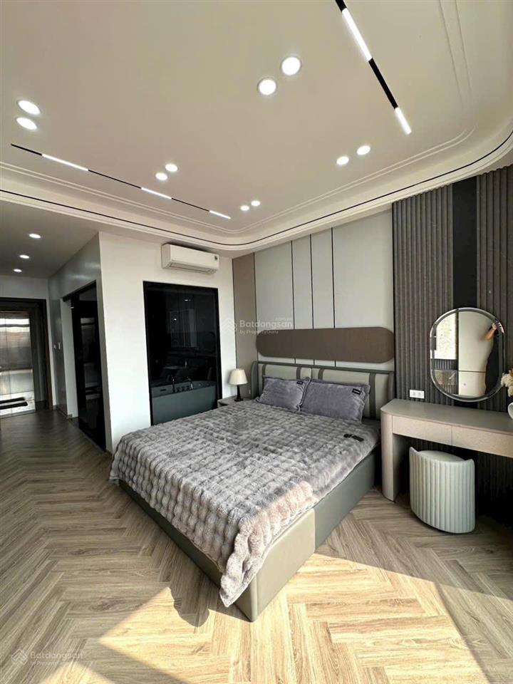 Tầm này căn nào cũng giảm cực sâu quý a/c ạ!
 nhà đẹp xây mới phố gia thuỵ nguyễn văn cừ