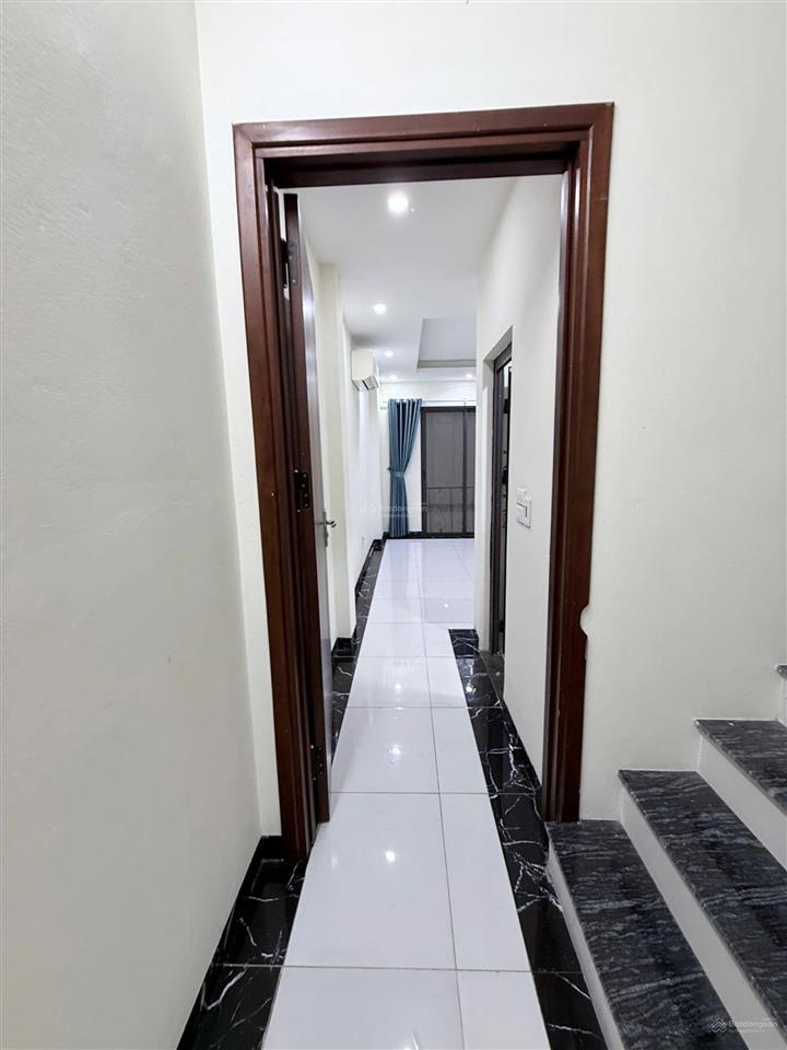 Bán nhà riêng tại phố hồng tiến, 6,9 tỷ, 38 m2, 4pn, 3wc, pháp lý đầy đủ, cam kết chuẩn