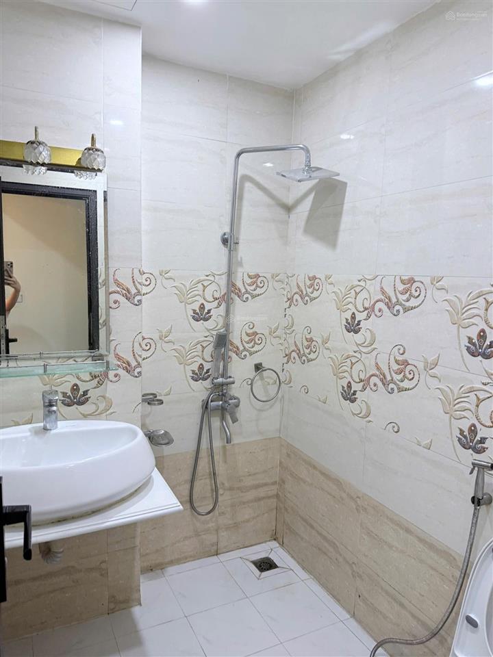 Bán nhà riêng tại phố hồng tiến, 6,9 tỷ, 38 m2, 4pn, 3wc, pháp lý đầy đủ, cam kết chuẩn