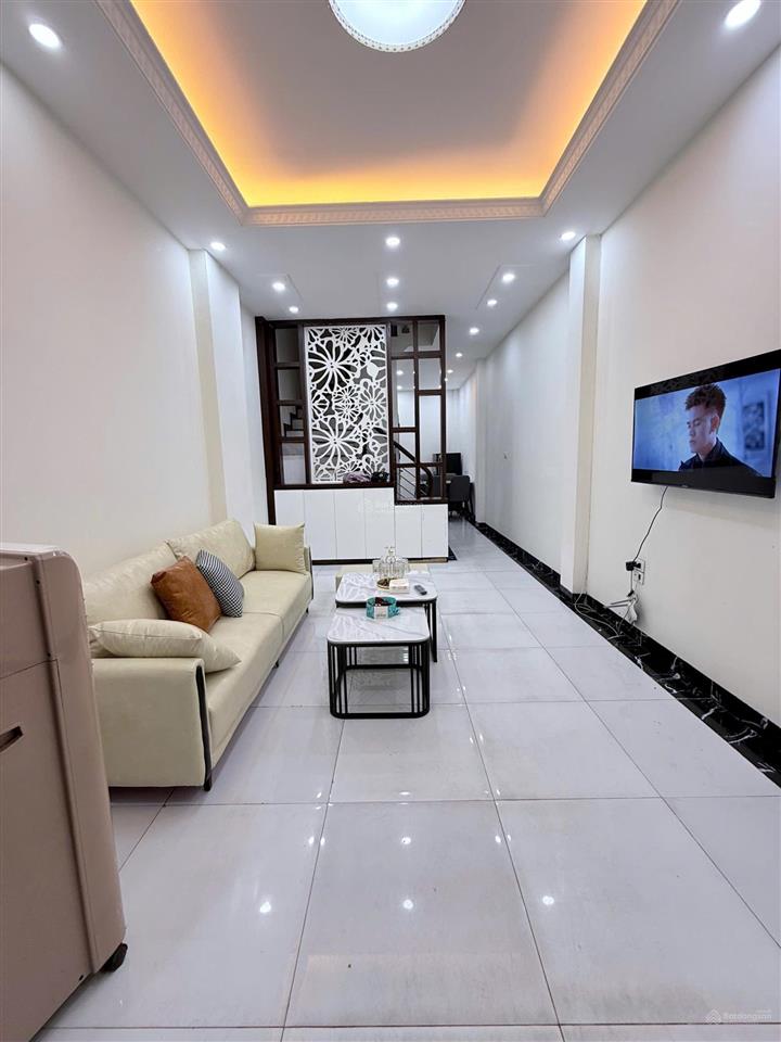 Bán nhà riêng tại phố hồng tiến, 6,9 tỷ, 38 m2, 4pn, 3wc, pháp lý đầy đủ, cam kết chuẩn
