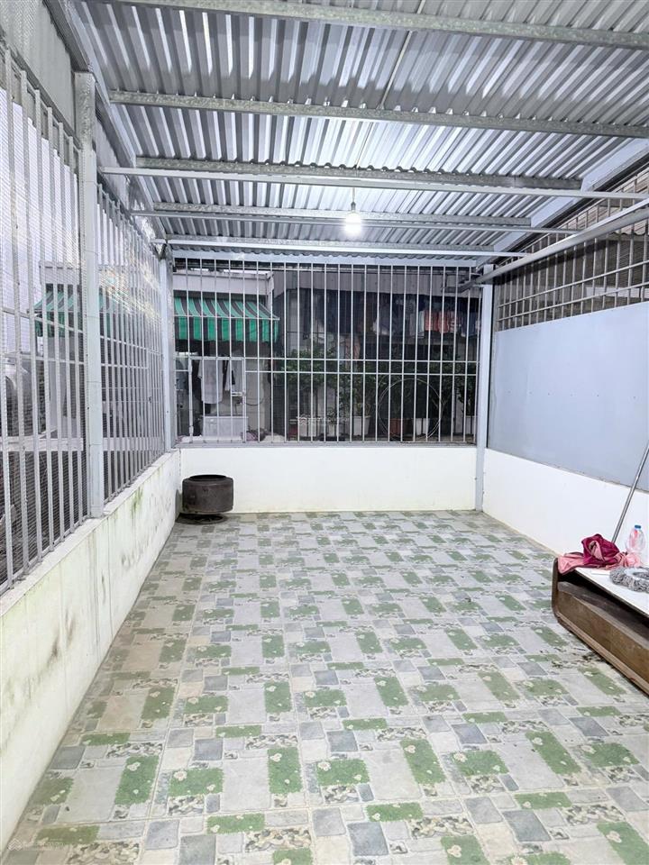 Bán nhà riêng tại phố hồng tiến, 6,9 tỷ, 38 m2, 4pn, 3wc, pháp lý đầy đủ, cam kết chuẩn