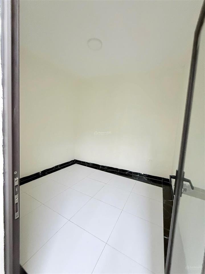 Bán nhà riêng tại phố hồng tiến, 6,9 tỷ, 38 m2, 4pn, 3wc, pháp lý đầy đủ, cam kết chuẩn