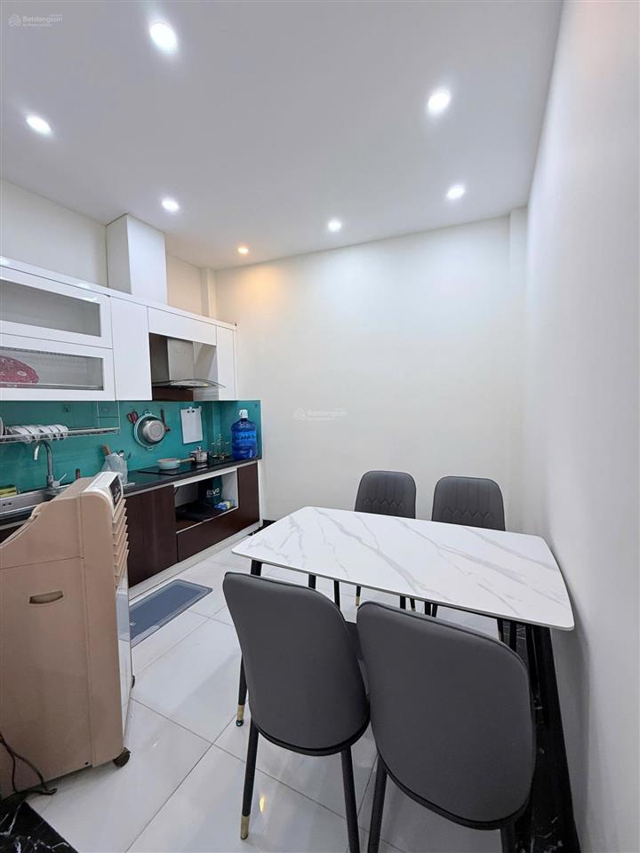 Bán nhà riêng tại phố hồng tiến, 6,9 tỷ, 38 m2, 4pn, 3wc, pháp lý đầy đủ, cam kết chuẩn