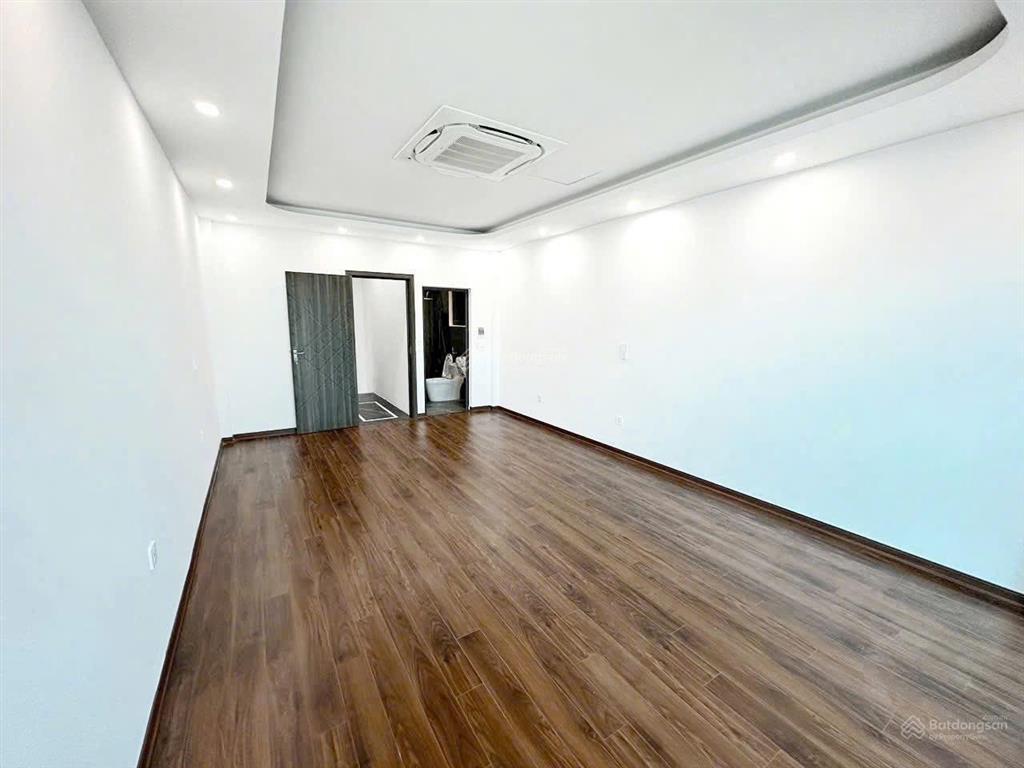 Hơn 10 đồng  nhà 42m2 x 6 tầng đối diện aeon long biên  gara ô tô diện tích 42m2/ 6