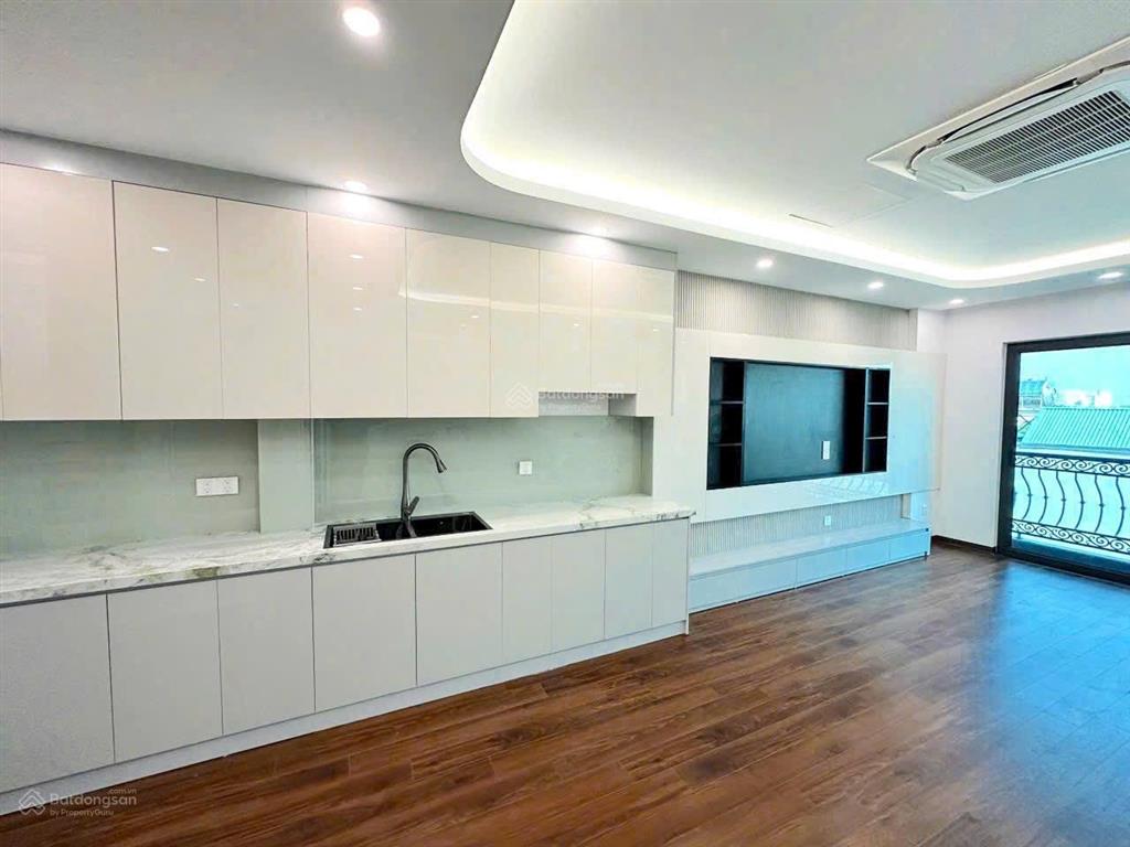 Nhà phố ngọc thuỵ lô góc 41m2, mặt tiền 6m, 7 tầng thang máy gara 2 ô tô giá 15,x tỷ bán nhà phố
