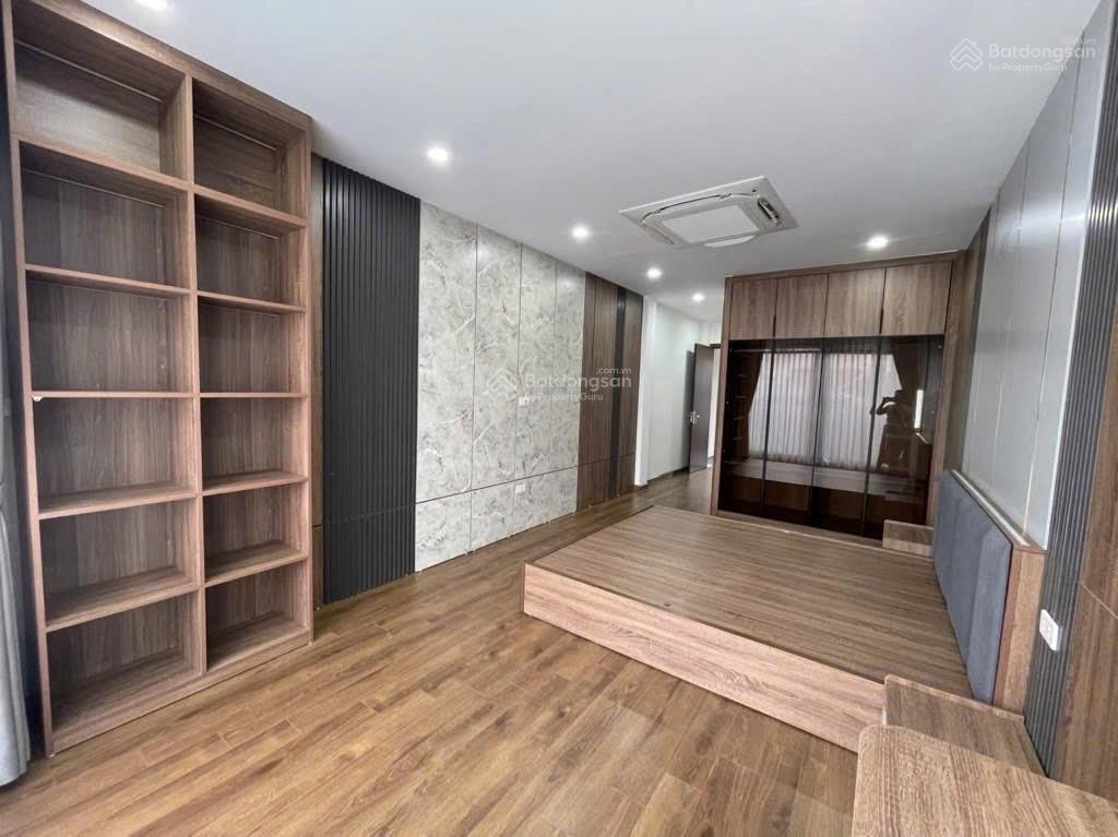 Chủ cần bán nhanh để nhập lô đất mới, giảm 600 triệu = siêu phẩm ngọc thụy  gara