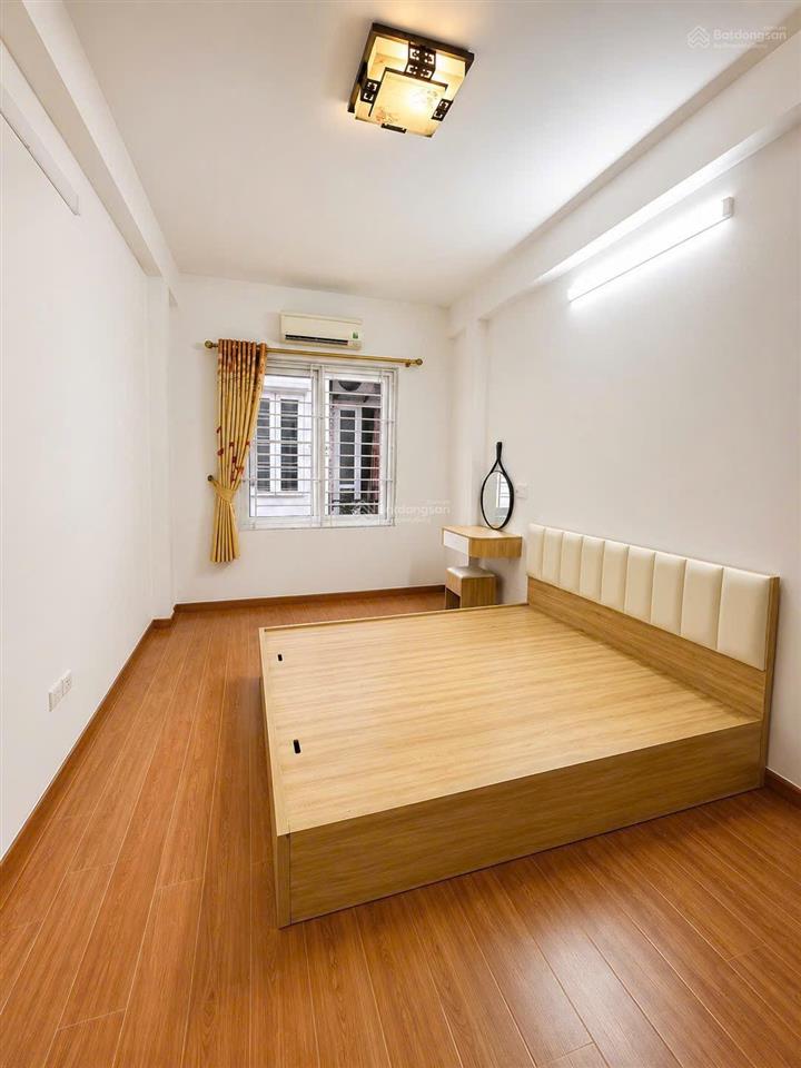 Bán nhà riêng tại phố hồng tiến, 8 tỷ, 30m2, hàng hiếm view đẹp