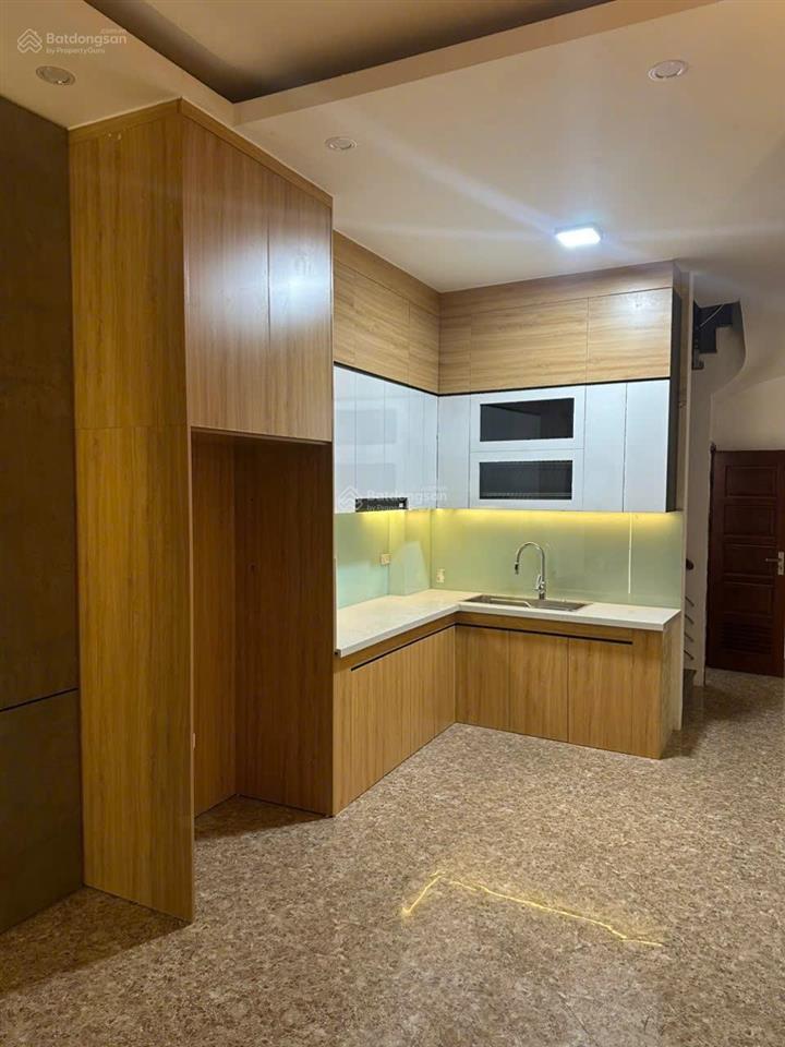 Bán nhà riêng tại phố hồng tiến, 8 tỷ, 30m2, hàng hiếm view đẹp