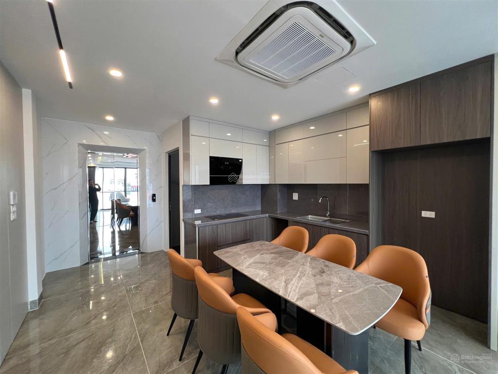 Bán nhà riêng tại phúc lợi, 14 tỷ, 100m2, 7 tầng siêu hot