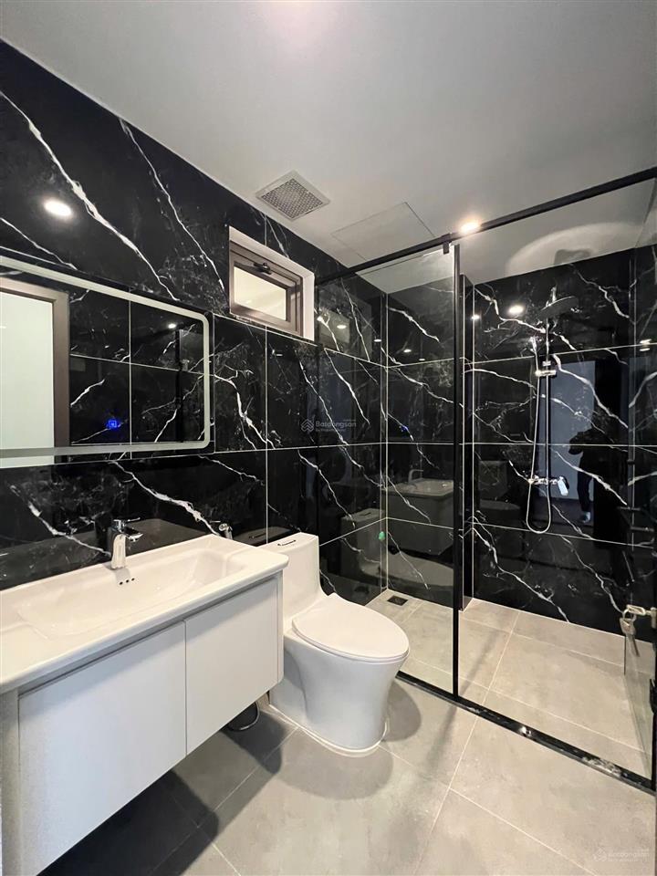 Bán nhà riêng tại phúc lợi, 14 tỷ, 100m2, 7 tầng siêu hot