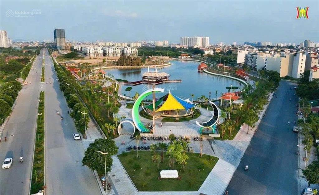 Phân lô  ô tô tránh  2 mặt thoáng  view hồ  thang máy full nội thất ngọc thuỵ, long bi