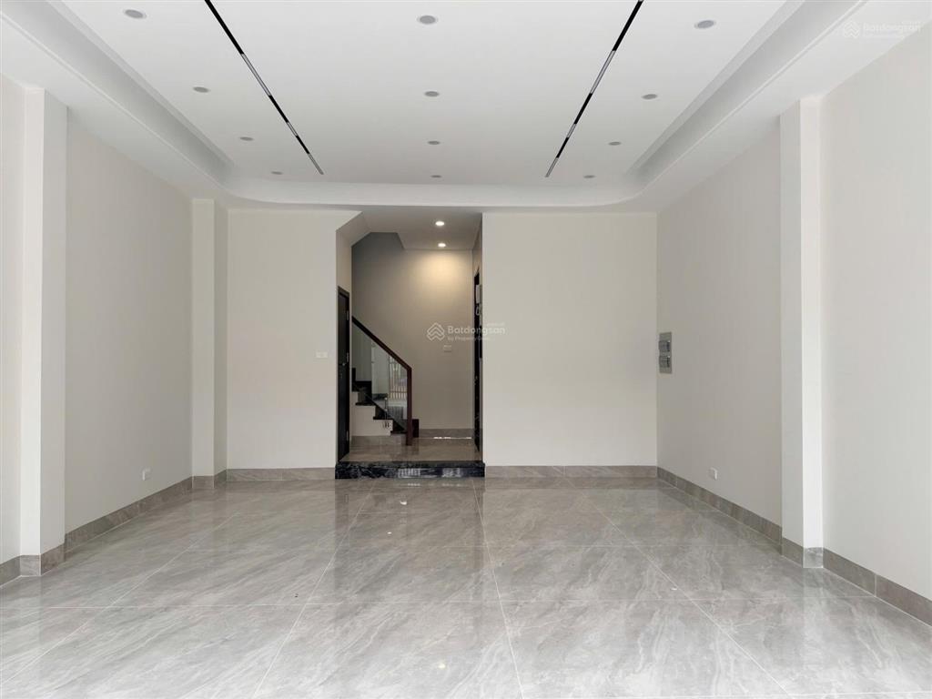 Bán nr tại phố hồng tiến, 17 tỷ, 52 m2, pháp lý đầy đủ, bao đẹp