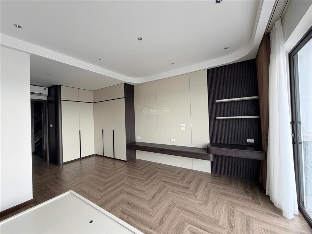 Bán nr tại phố hồng tiến, 17 tỷ, 52 m2, pháp lý đầy đủ, bao đẹp