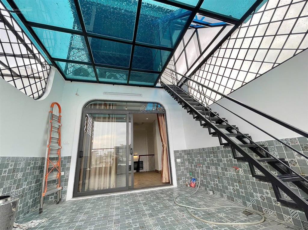 Bán gấp nhà mới thạch bàn long biên 38m2 x 6 tầng, thang máy, thiết kế hiện đại, nhà mới đẹp
