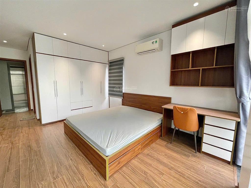 Bán gấp nhà mới thạch bàn long biên 38m2 x 6 tầng, thang máy, thiết kế hiện đại, nhà mới đẹp