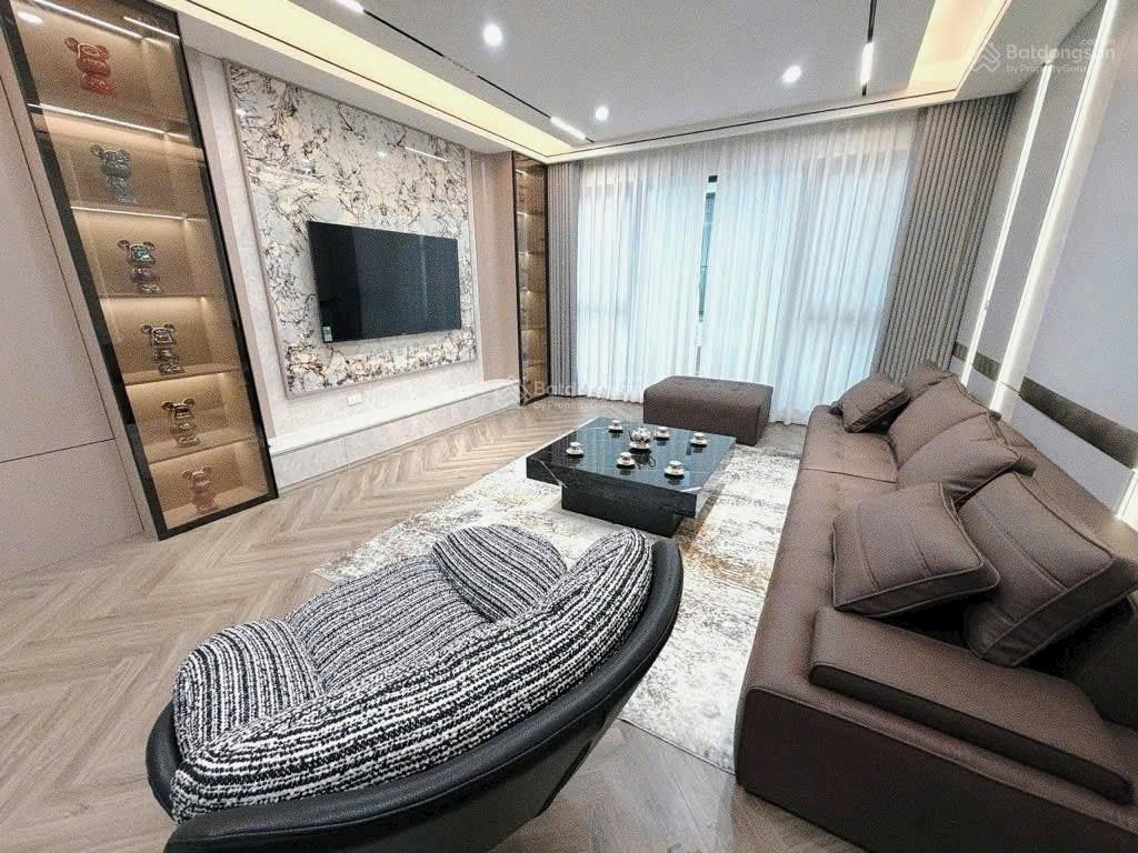 Hạ sốc thêm 500tr  nhà mới ngọc thụy 7 tầng thang máy nội thất cao cấp ở ngay diện t