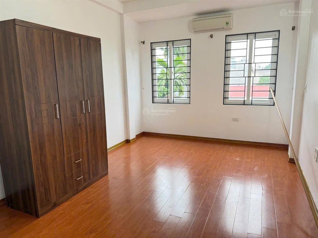 Nhà đẹp  ô tô đỗ sát  cách ô tô tránh 20mmô tảnhà mình bán cách đường 20m ra ô tô thôn