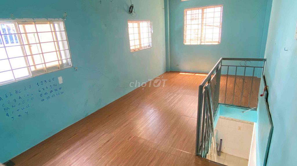 Cho thuê phòng trọ 40m2, có gác, 2 mặt tiền, ngay chợ Đo Đạc, buôn bán