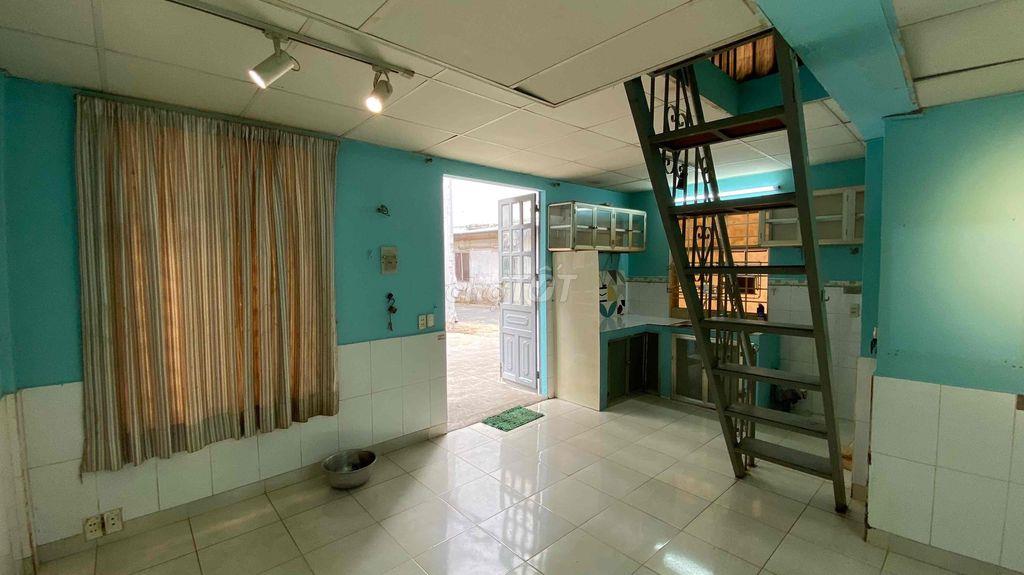 Cho thuê phòng trọ 40m2, có gác, 2 mặt tiền, ngay chợ Đo Đạc, buôn bán