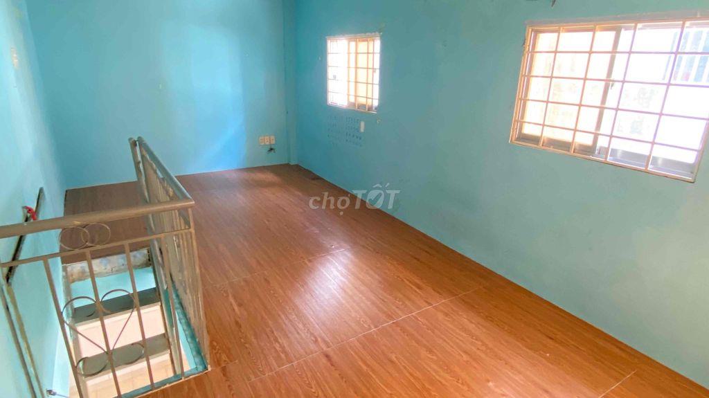 Cho thuê phòng trọ 40m2, có gác, 2 mặt tiền, ngay chợ Đo Đạc, buôn bán