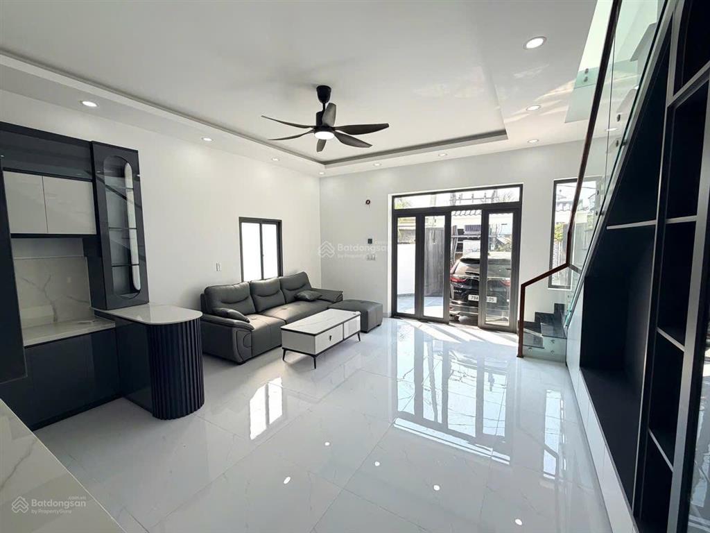 Bán nhà 2 tầng mặt tiền đường nhựa kinh doanh gò độ ,diên sơn , oto đậu trong sân. 2tỷ350