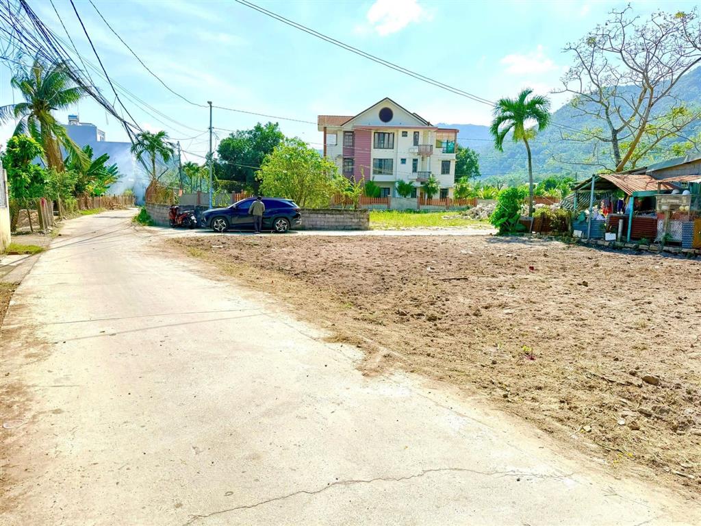 Bán lô đất thổ cư vị trí đẹp thuộc phường nam nha trang. diện tích 71,1m2 đất odt, đường rộng 6m