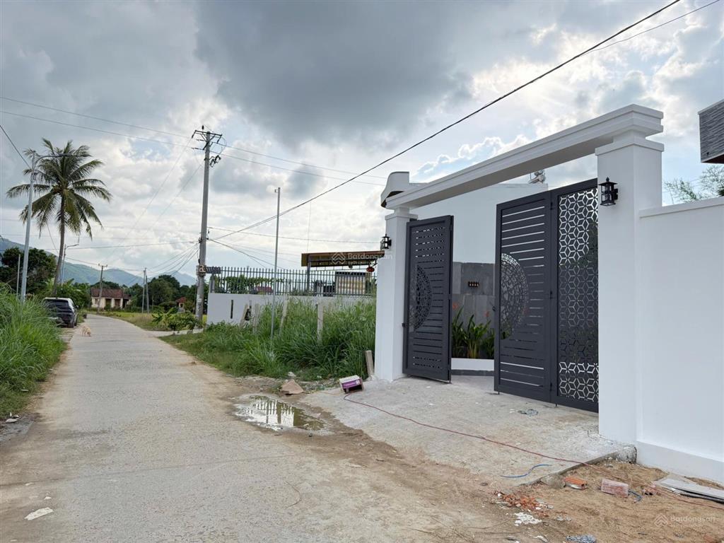 Nhà mới 1 trệt 1 lầu 3 phòng ngủ 96.8m2 ngang 7.5m đường rộng 7m đường cây duối, diên khánh 2ty950