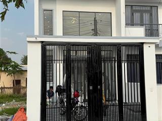 Nhà trệt gác lửng đường nhựa 7m sau đại học việt đức,dt 5 x 18 tc 60m,kinh doanh buôn bán ok