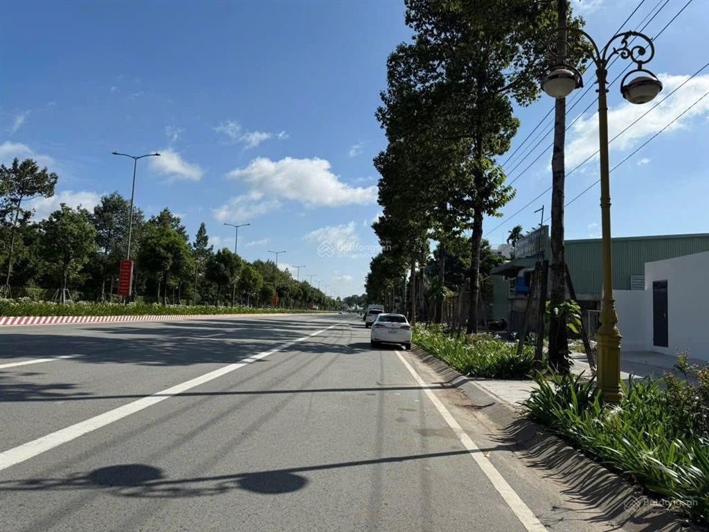 Đất mặt tiền đường hùng vương trục chính vào trung tâm thành phố mới
