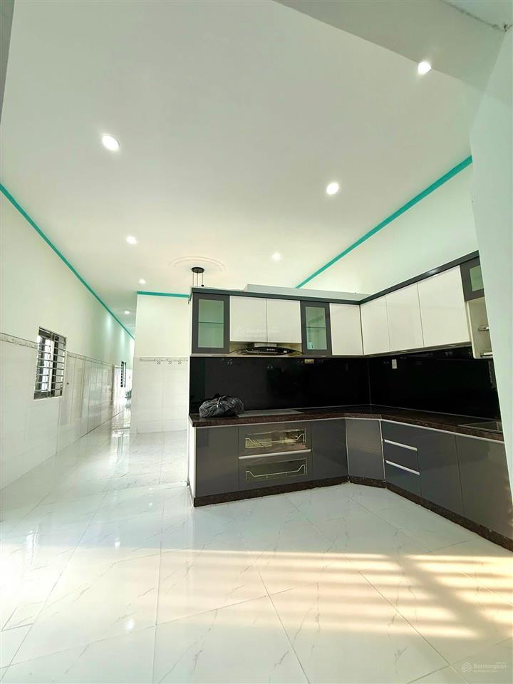 Nhà mặt tiền dx 143 cách trạm thu phí suối giữa chỉ 2km có 3 phòng ngủ, 2 wc