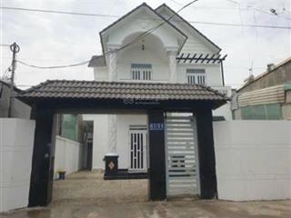 Cho thuê nhà trệt lầu mái thái sân 2 xe hơi,4p ngủ 4wc diện tích 160m2 cách chợ trường học 1,5km