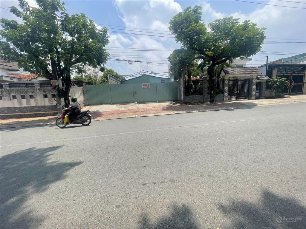 Kho xưởng mặt tiền dx082 phường định hoà,dt 12 x 52 tc 300m2