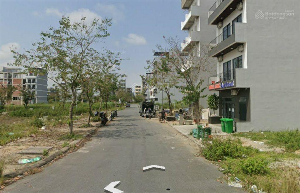 Bán đất fpt hướng tây, ngã 3, giá 3.8 tỷ