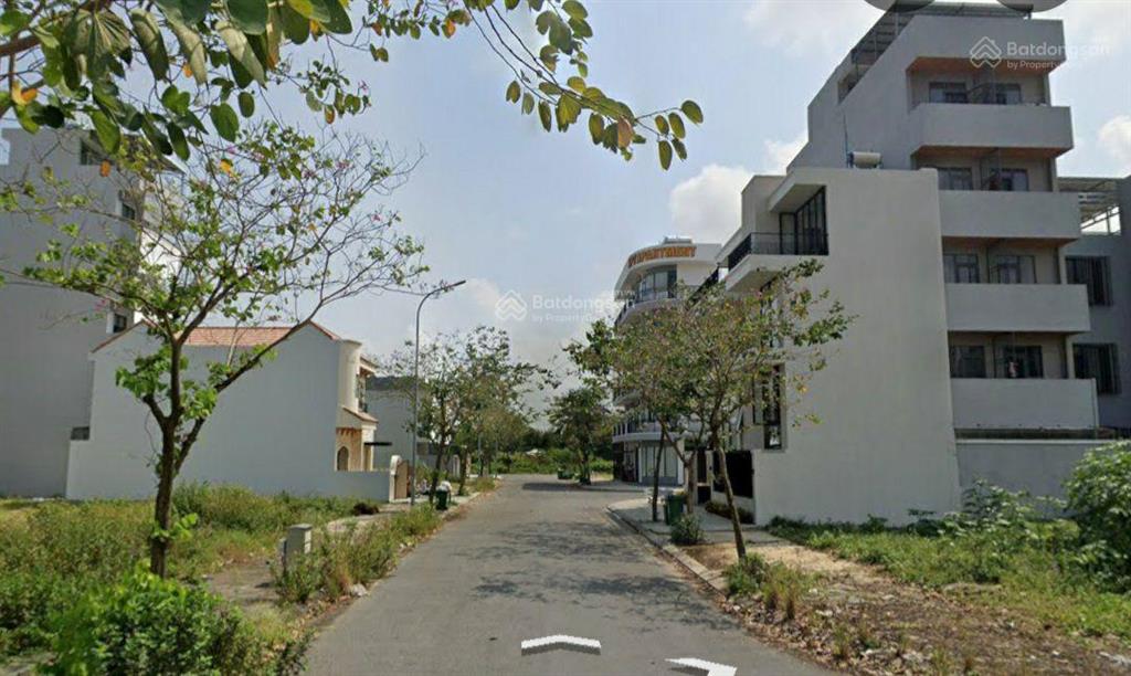Bán đất fpt hướng tây, ngã 3, giá 3.8 tỷ