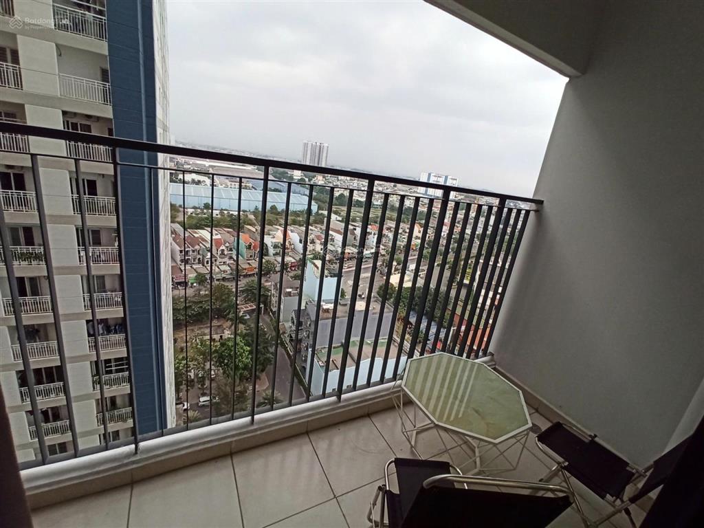 Cho thuê căn charm city, 2 phòng ngủ, full nội thất, block ruby