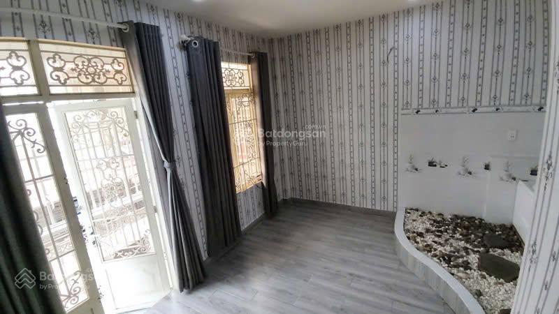 Chính chủ cho thuê nhà mới đẹp 3pn, 3wc, 3 máy lạnh 120m2