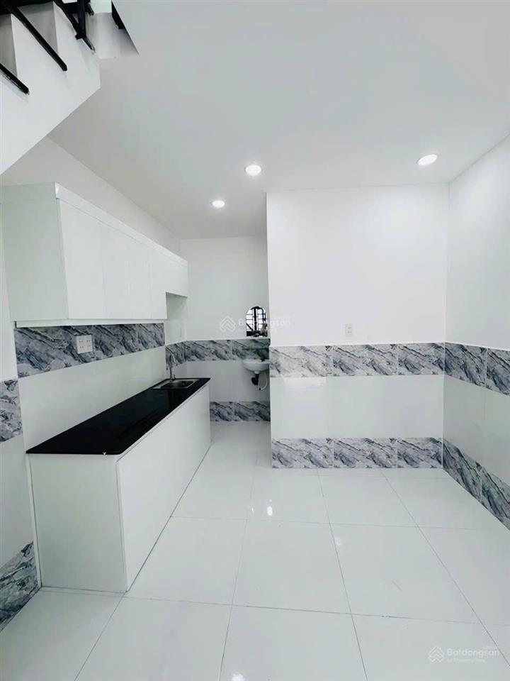 Nhà sau công viên phần mềm quang trung q12,36m2 thổ cư 100% giá 990 tr