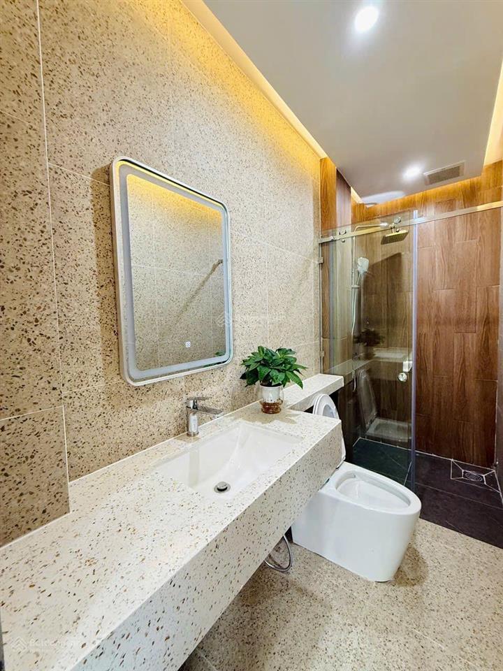 Hàng hiếm tại thạnh lộc 37, 18 triệu, 60m2, 4pn, 5wc, cho thuê nhà riêng