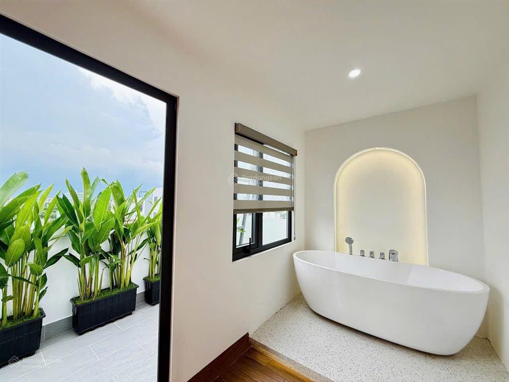 Hàng hiếm tại thạnh lộc 37, 18 triệu, 60m2, 4pn, 5wc, cho thuê nhà riêng