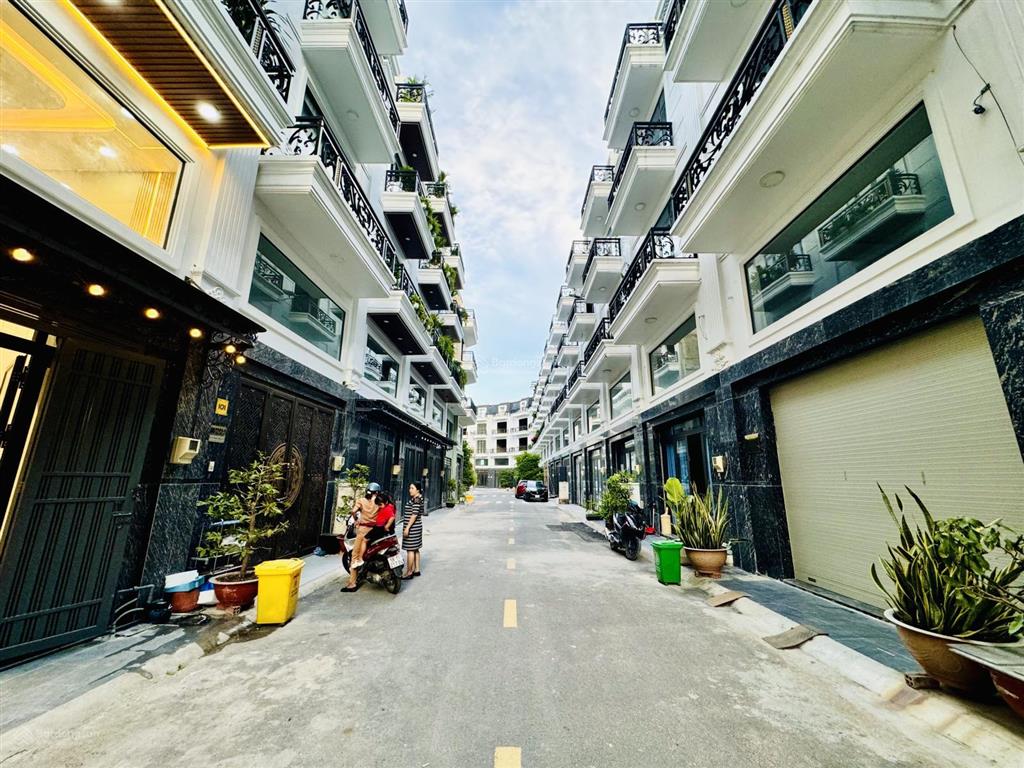 Bán khu nhà vip phường thạnh xuân  4pn 5wc 50,3m2 giá 5,999 tỷ tại thạnh xuân 38, q12, hcm
