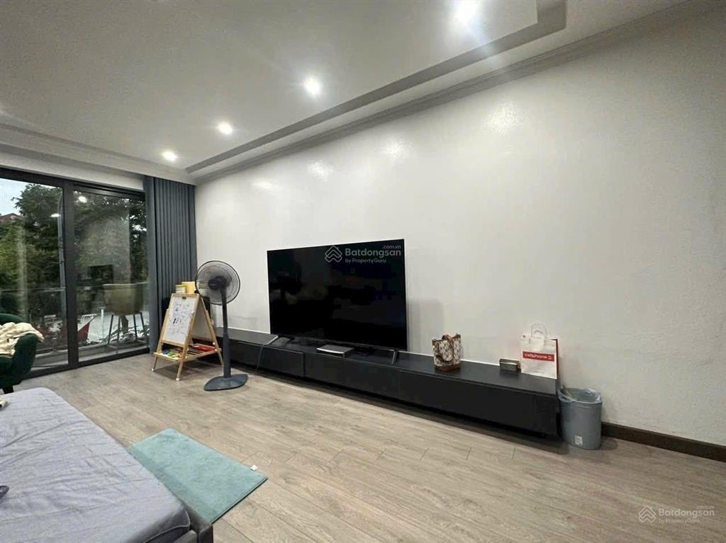 Bán nhà phố văn cao  65m2 nhà 6 tầng thang máy  10m ra đường ô tô tránh  hai thoáng  sát hồ tây