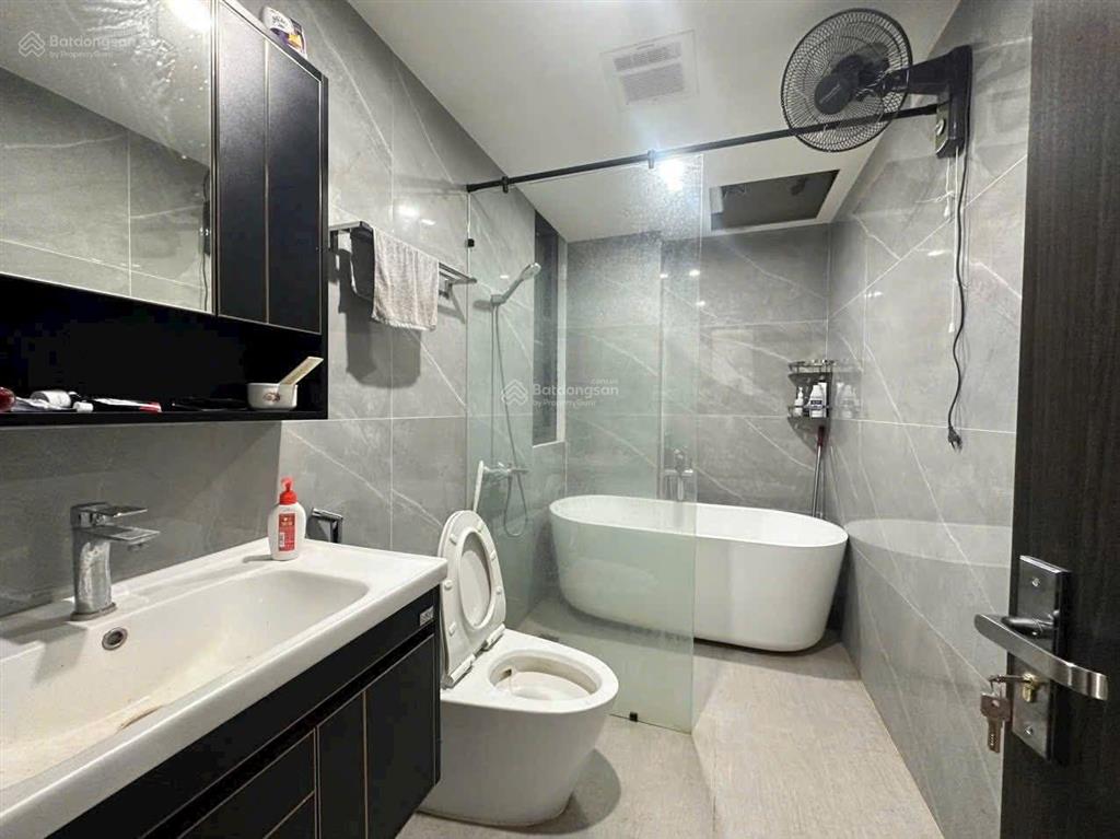 Bán nhà phố văn cao  65m2 nhà 6 tầng thang máy  10m ra đường ô tô tránh  hai thoáng  sát hồ tây