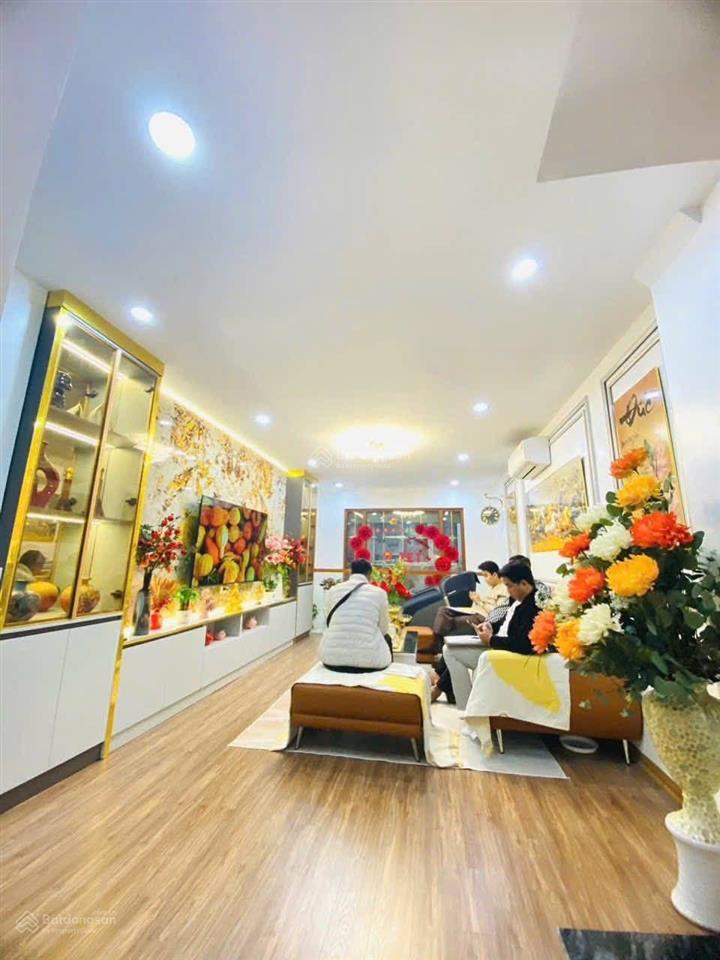 Bán nhà riêng phố thái thịnh trung tâm đống đa, sân vườn, hai thoáng, nhà mới đẹp, gần phố sổ đẹp