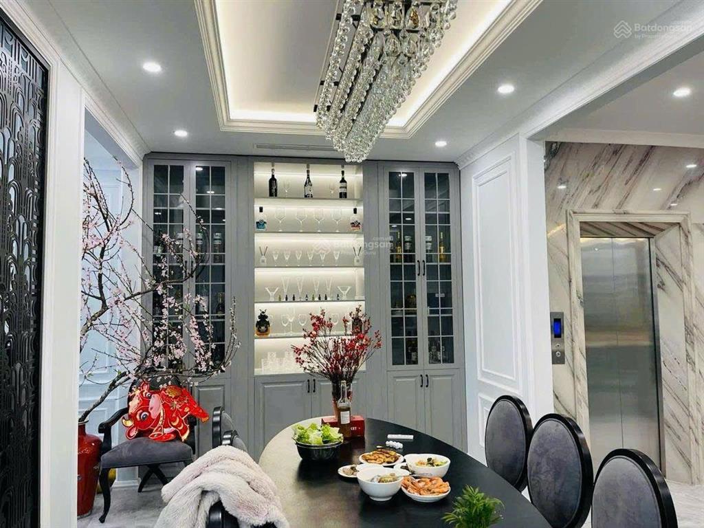 Bán nhà ngã 3 vạn bảo đội cấn 6 tầng thang máy 2 mặt thoáng sân vườn 20m ra phố nhà đẹp ở luôn
