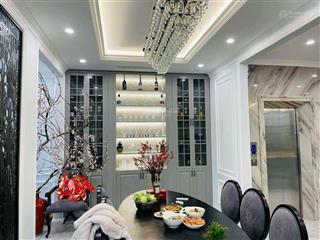Bán nhà ngã 3 vạn bảo đội cấn  6 tầng thang máy  2 mặt thoáng sân vườn 20m ra phố nhà đẹp ở luôn