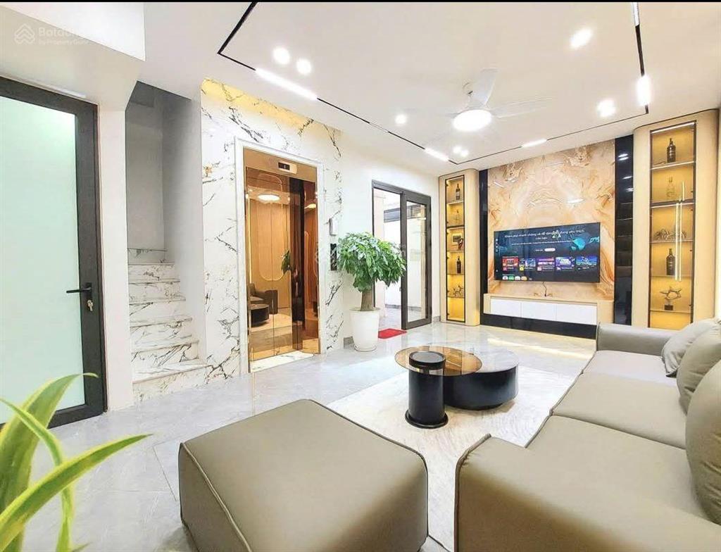 Hơn 8 tỷ nhà đẹp 6 tầng thang máy phố ngọc khánh ba đình  hai thoáng gần phố  nội thất xịn