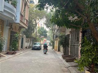 Nhà đẹp sân vườn  ngã ba vạn bảo kim mã  núi trúc  nhà dân xây chất lượng 2 thoáng  10m ra ô tô