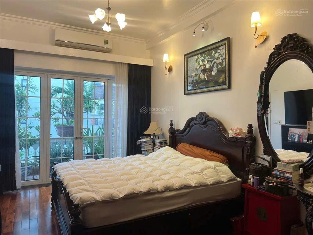 Bán nhà ngã 3 xã đàn phạm ngọc thạch đống đa 75m2 5 tầng nhỉnh 11tỷ  20m ra phố  ngõ 3m  nhà dân